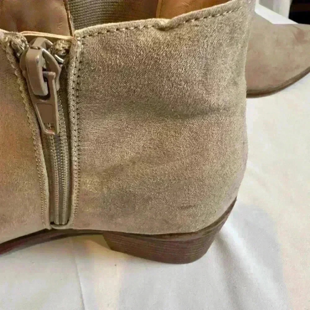 Treasure & Bond Veronica Tan Suede Booties - Size 7 - Picture 4 of 7